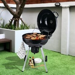 Outsunny Grillwagen Mit Aschenträger Schwarz, Silber 57 X 63 X 94 Cm (LxBxH) | Kohlegrill BBQ Standgrill Holzkohlegrill Gartengrill 9 Outsunny Grillwagen Mit Aschenträger Schwarz, Silber 57 X 63 X 94 Cm (LxBxH) | Kohlegrill BBQ Standgrill Holzkohlegrill Gartengrill -Al-ko-Shop 8600336600 846 021 prod 004